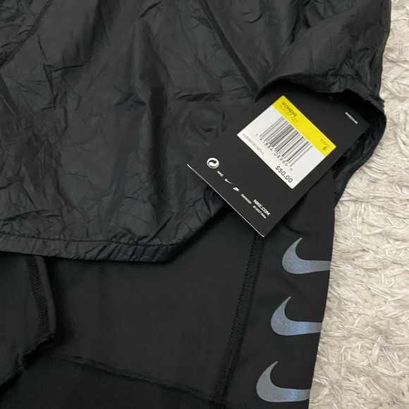 Nike Running Shorts - Picture 2 of 2